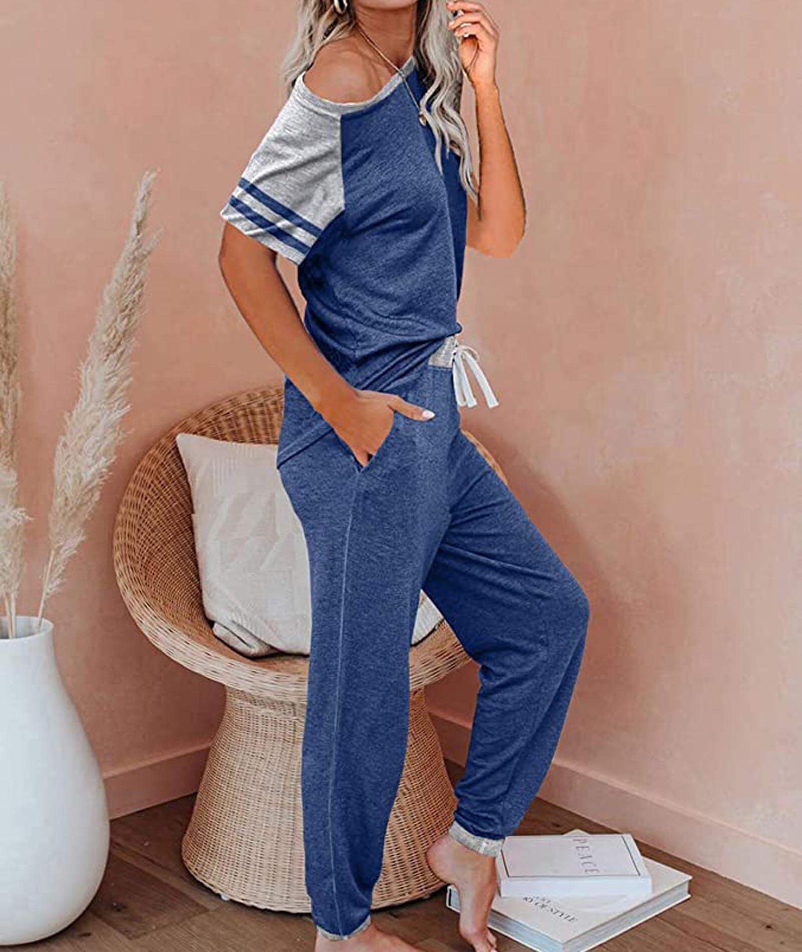  Women's Comfy Striped Letter Graphic Top Pants Sweatsuit Set Short Sleeves Sports Casual Shirts Sweatpants Suits